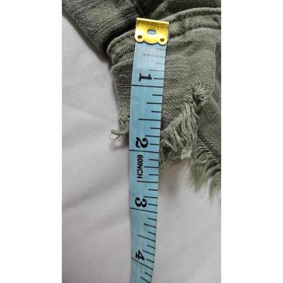 American Eagle Women's Olive Green Denim Shorts with Pockets and Raw Hem Size 8 - Picture 7 of 8